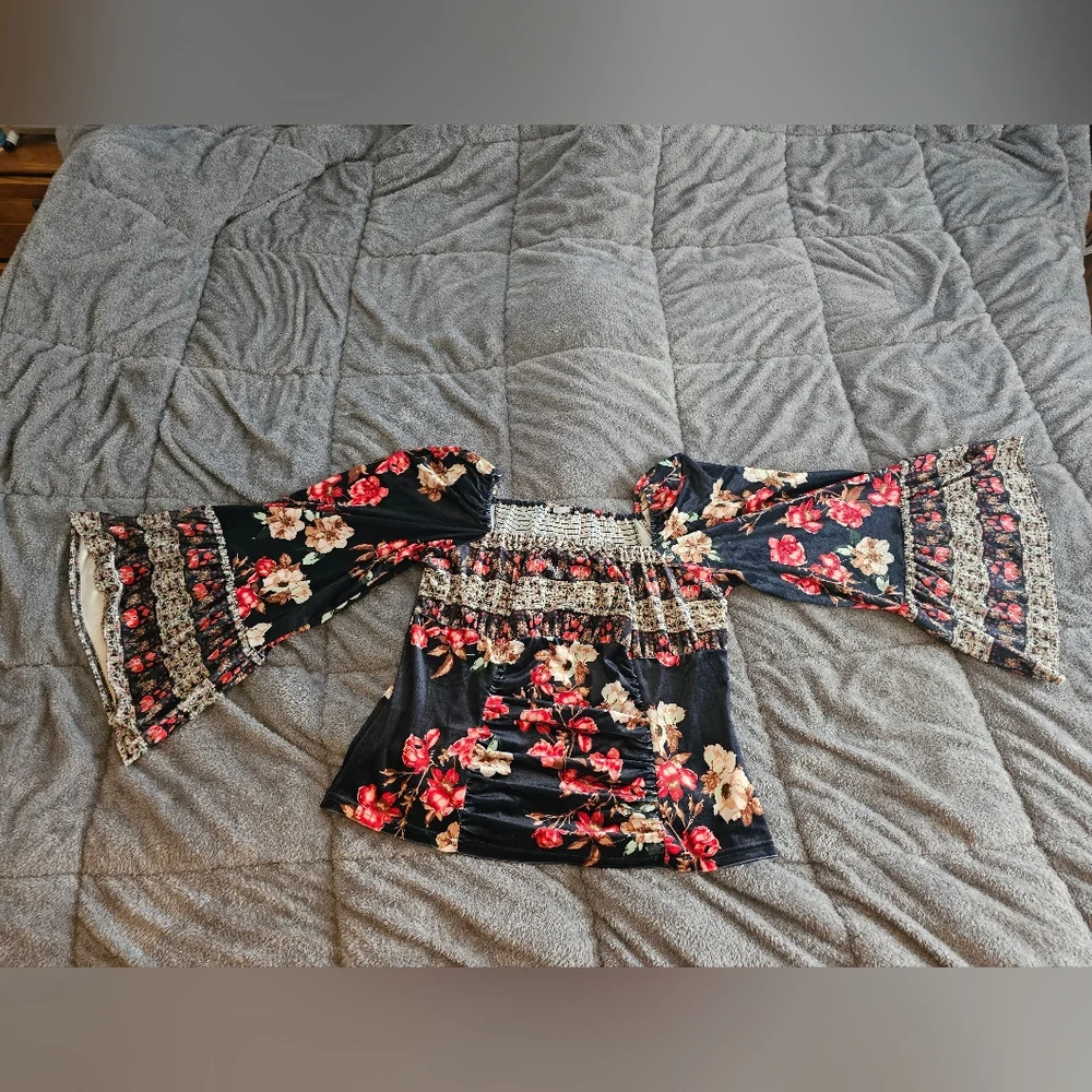 Venus Velvet Floral Print Top - Picture 1 of 6